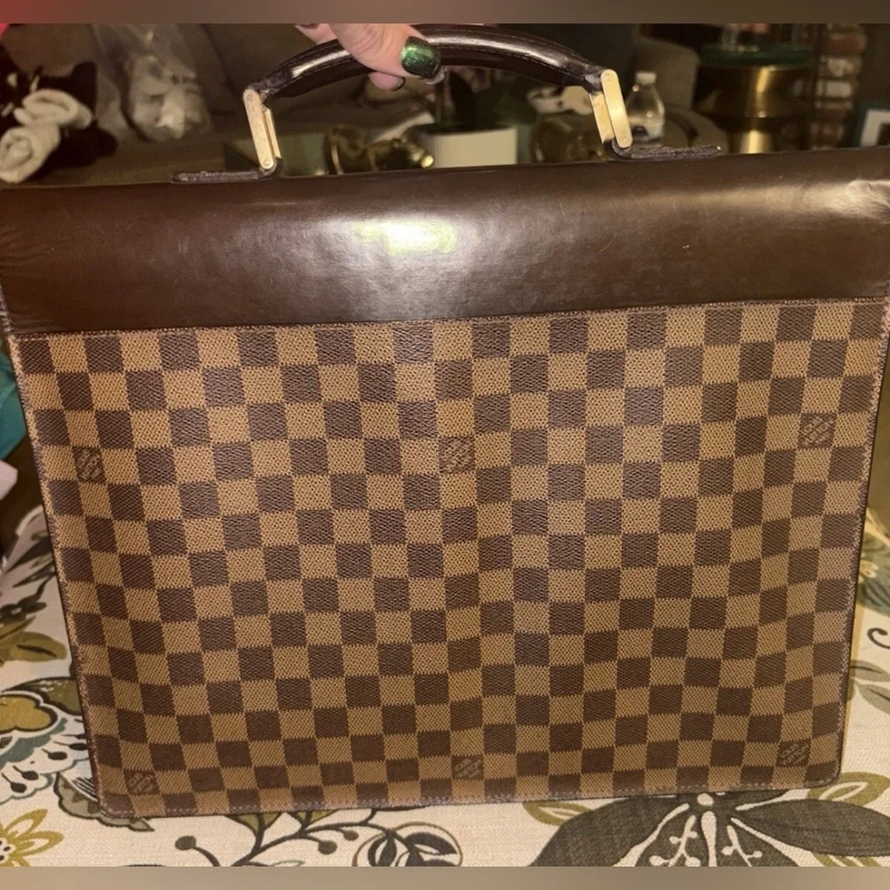 Louis Vuitton Luxury Brown Checkered Briefcase great condition